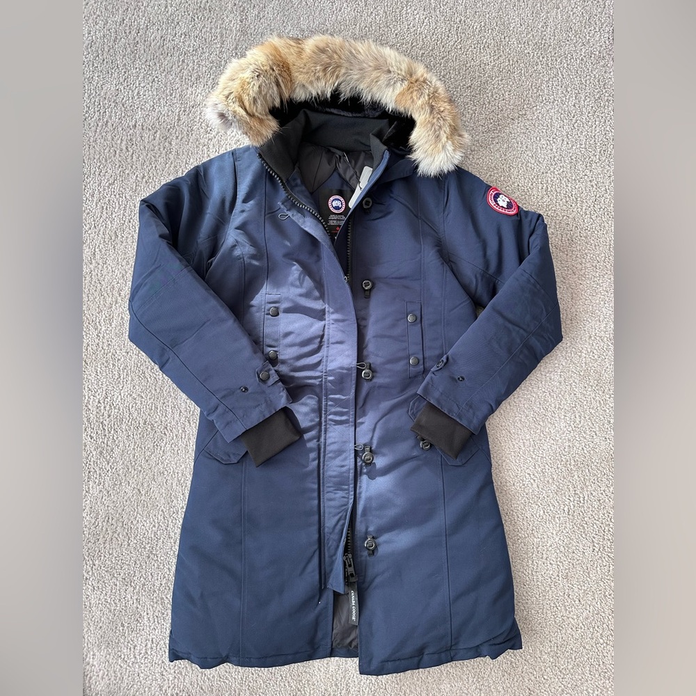 Canada Goose Kensington Navy Parka size Medium